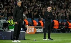 Enrique chê Barca của Xavi chơi như đội hạng Hai